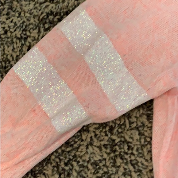 a cute long sleeve shirt - Picture 2 of 4